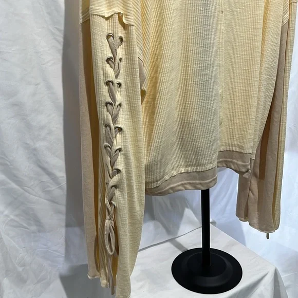 POL Yellow Lace-Up Sleeve Blouse - Picture 5 of 5